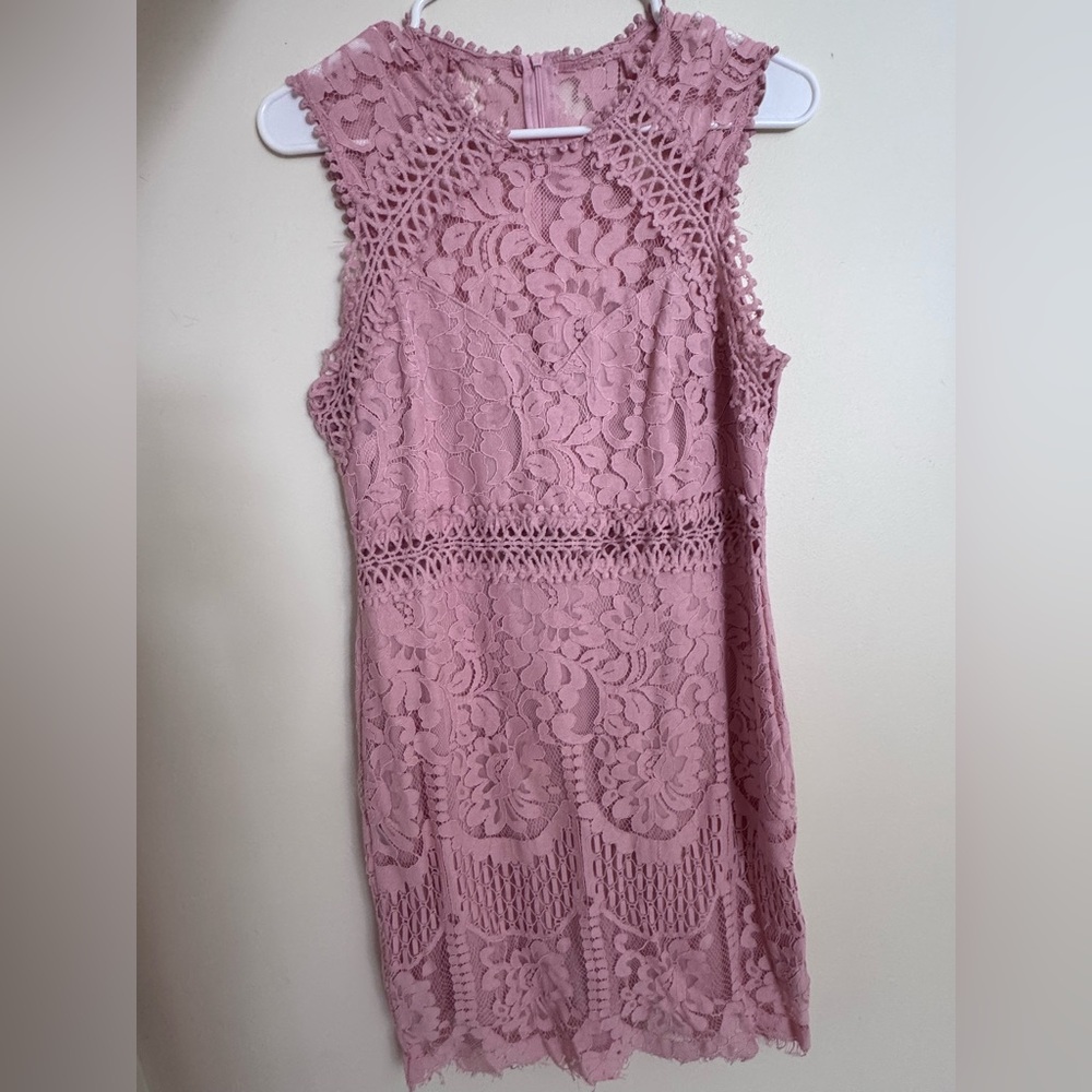 Elegant Pink Lace Dress